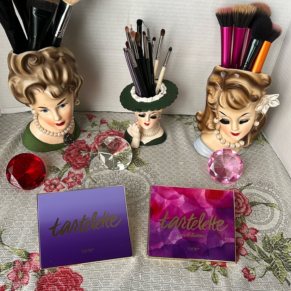 Lot of 2 Tarte Tartelette Eyeshadow Palettes IN BLOOM- AMAZONIAN CLAY MATTE